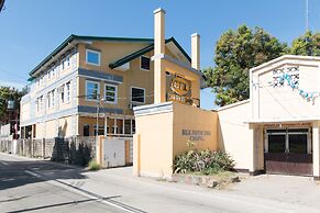 RedDoorz @ Teofila Lodge