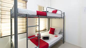 RedDoorz @ Teofila Lodge