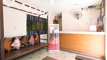 RedDoorz @ Teofila Lodge