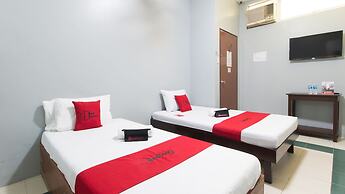 RedDoorz @ Teofila Lodge