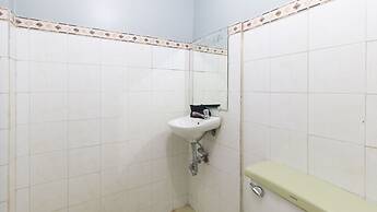 RedDoorz @ Teofila Lodge