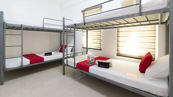 RedDoorz @ Teofila Lodge