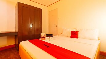 RedDoorz near East Avenue Medical Center