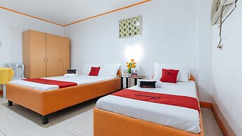 RedDoorz near East Avenue Medical Center