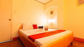 RedDoorz near East Avenue Medical Center