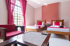 RedDoorz Plus @ West Nautical Road Puerto Galera