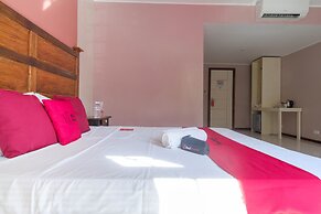 RedDoorz Plus @ West Nautical Road Puerto Galera