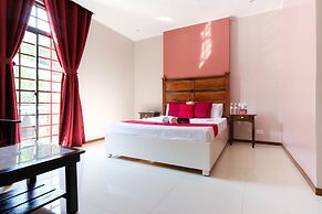 RedDoorz Plus @ West Nautical Road Puerto Galera