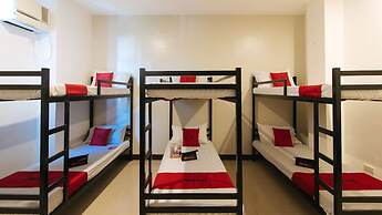 RedDoorz @ Golite Washington - Hostel