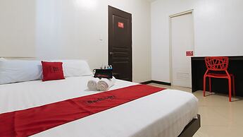 RedDoorz @ Golite Washington - Hostel