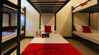 RedDoorz @ Golite Washington - Hostel