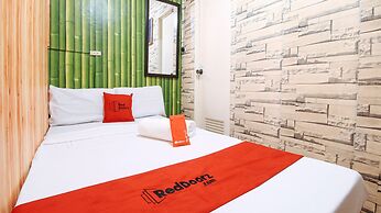 RedDoorz near OWWA Pasay