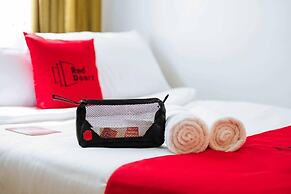 RedDoorz near Baclay Drive Super Metro