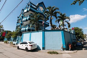 RedDoorz Plus @ Villa Gloria Taguig