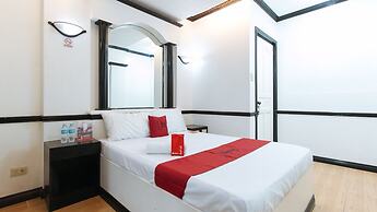 RedDoorz Plus @ Villa Gloria Taguig