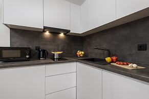 Deluxe Apartments & Rooms In the Center