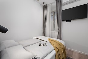 Deluxe Apartments & Rooms In the Center