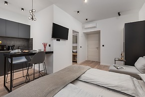 Deluxe Apartments & Rooms In the Center