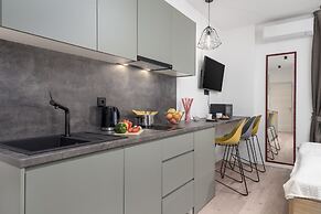 Deluxe Apartments & Rooms In the Center