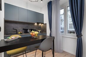 Deluxe Apartments & Rooms In the Center