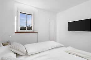 Beautiful Apartment House On The Seaside