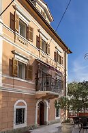 Beautiful Apartment House On The Seaside