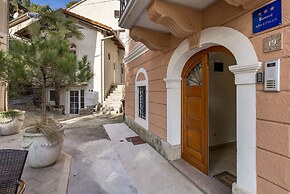Beautiful Apartment House On The Seaside