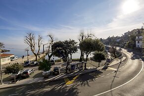 Beautiful Apartment House On The Seaside