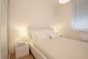 Modern apartment near the sea