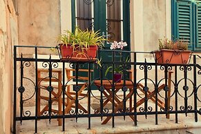 Pile Excellent Location Apartments