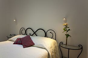 Pile Excellent Location Apartments