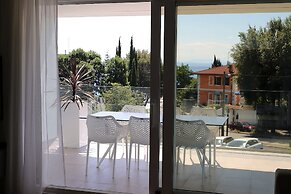 New Apartments with Pool near Beach