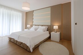 New Apartments with Pool near Beach