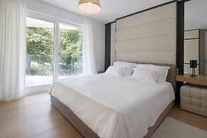 New Apartments with Pool near Beach