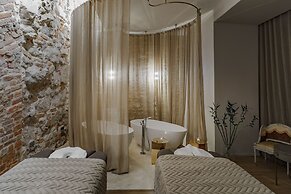 Hotel H15 Luxury Palace - Destigo Hotels