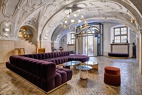 Hotel H15 Luxury Palace - Destigo Hotels