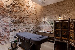 Hotel H15 Luxury Palace - Destigo Hotels