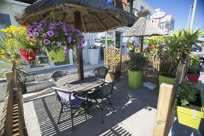 Hotel & Appartements Le Grand Large bord de mer