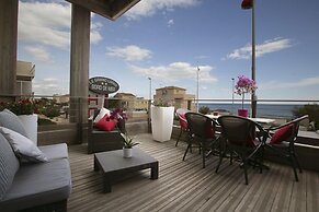 Hotel & Appartements Le Grand Large bord de mer