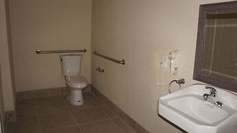 Apple Valley Hotel & Lodge