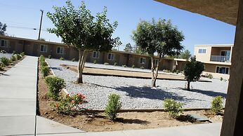 Apple Valley Hotel & Lodge