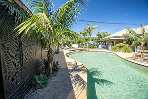 Tiona Palms Holiday Park