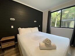 Tiona Palms Holiday Park