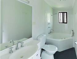 Tiona Palms Holiday Park