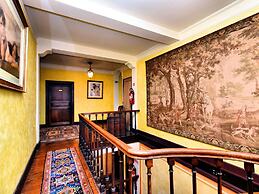 Luxurious Mansion With Indoor Pool and Sauna