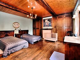 Luxurious Mansion With Indoor Pool and Sauna