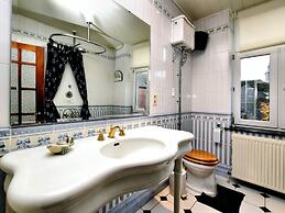 Luxurious Mansion With Indoor Pool and Sauna