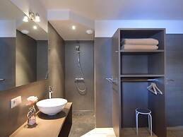 Charming Cottage with Hot Tub & Sauna, High Fens