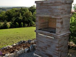 Lovely Villa in Durbuy with Hot Tub