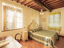 Farmhouse With Swimming Pool in Cortona